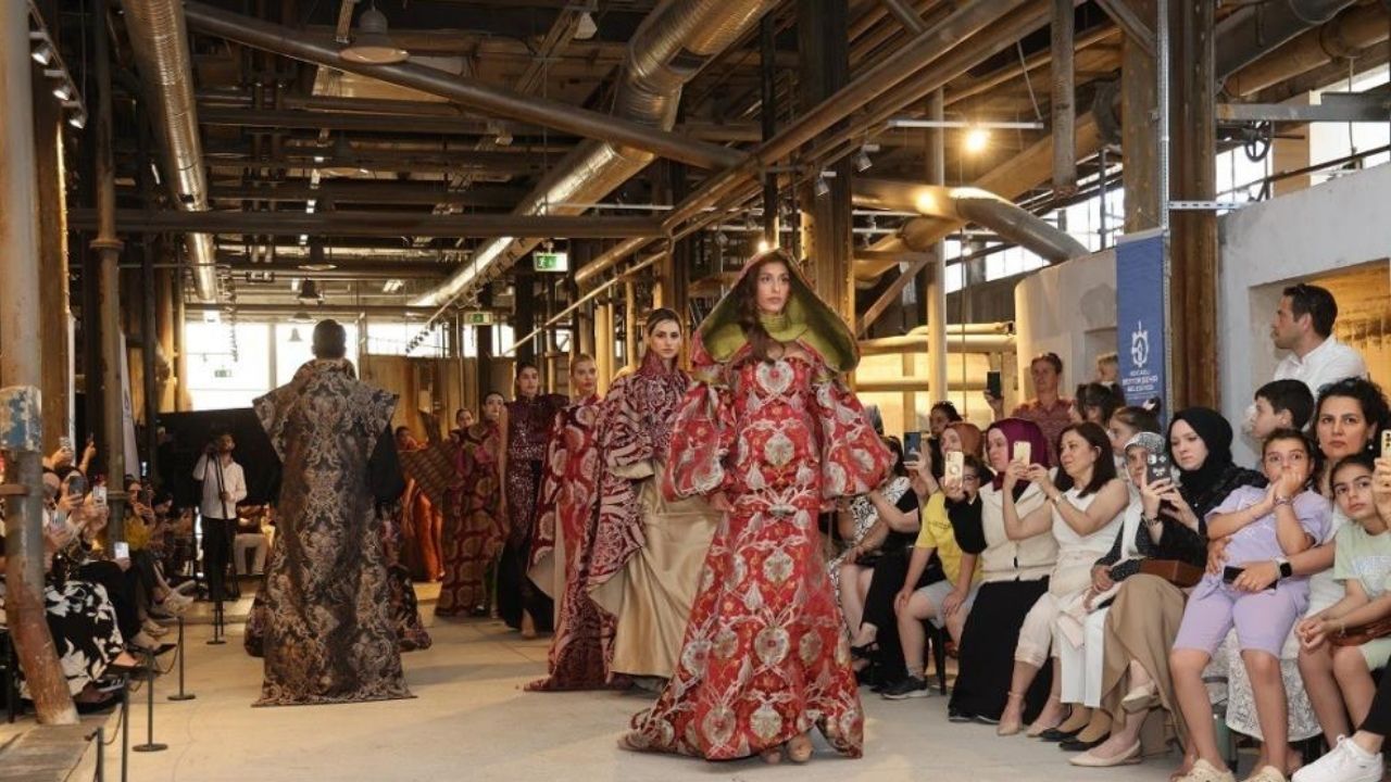 Defile (2)