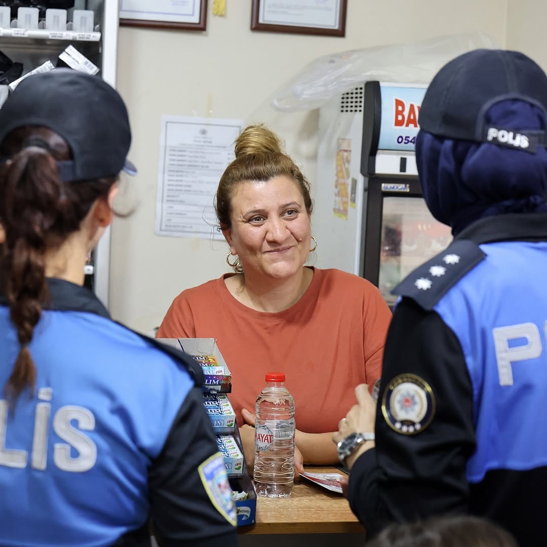 👮🏻Mahalle Polislerimiz Vatandaşlarımızı Bilgilendirmek Için Sahada Olmaya Devam Ediyor. Kıymet (1)