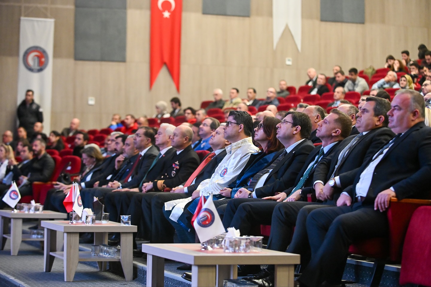 573328482 18346793206206947 3927598540318546448 N