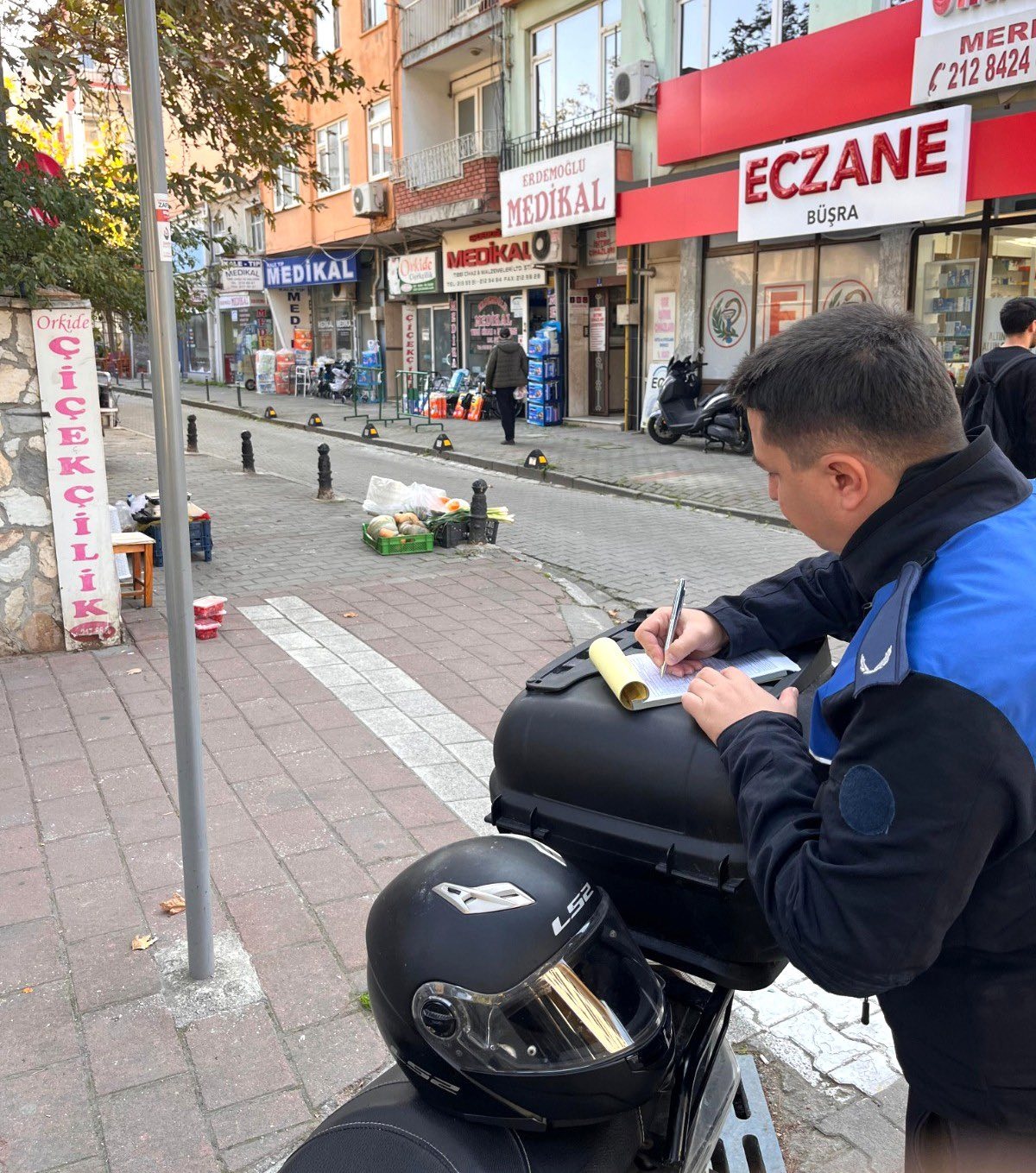 7Cf1B2Fc 05E3 4Bbc Adb9 24C3Fceb5812