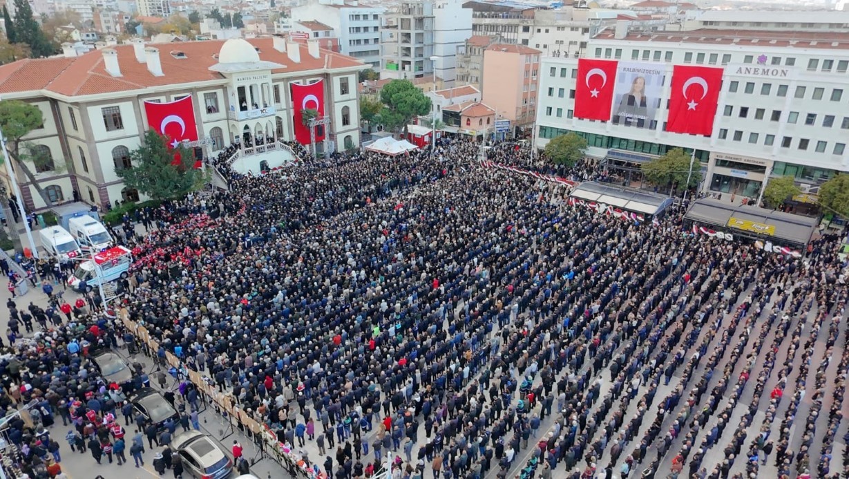 Aw599689 06 1765800825