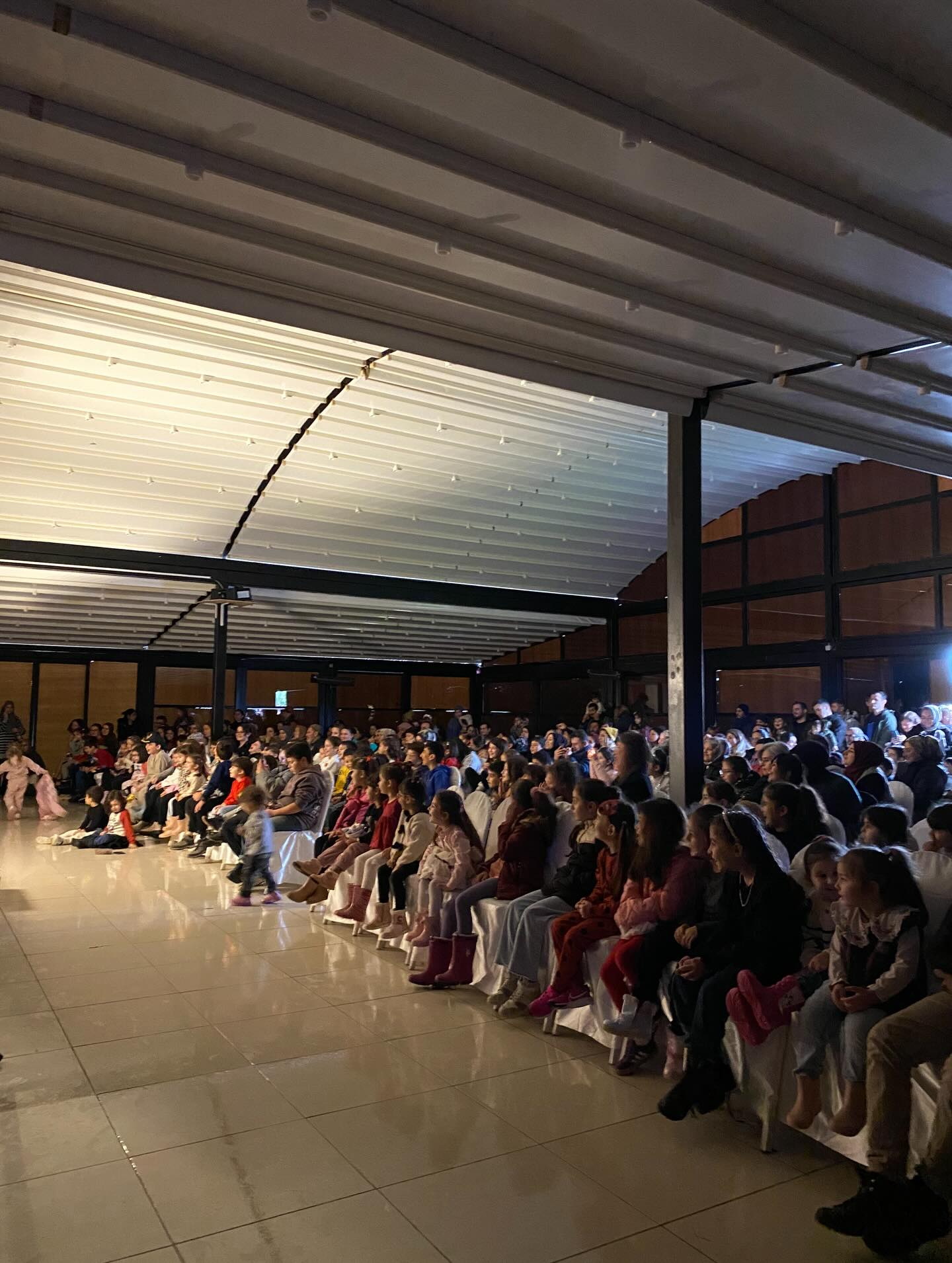 639791056 18427076134138863 2365968408159045888 N