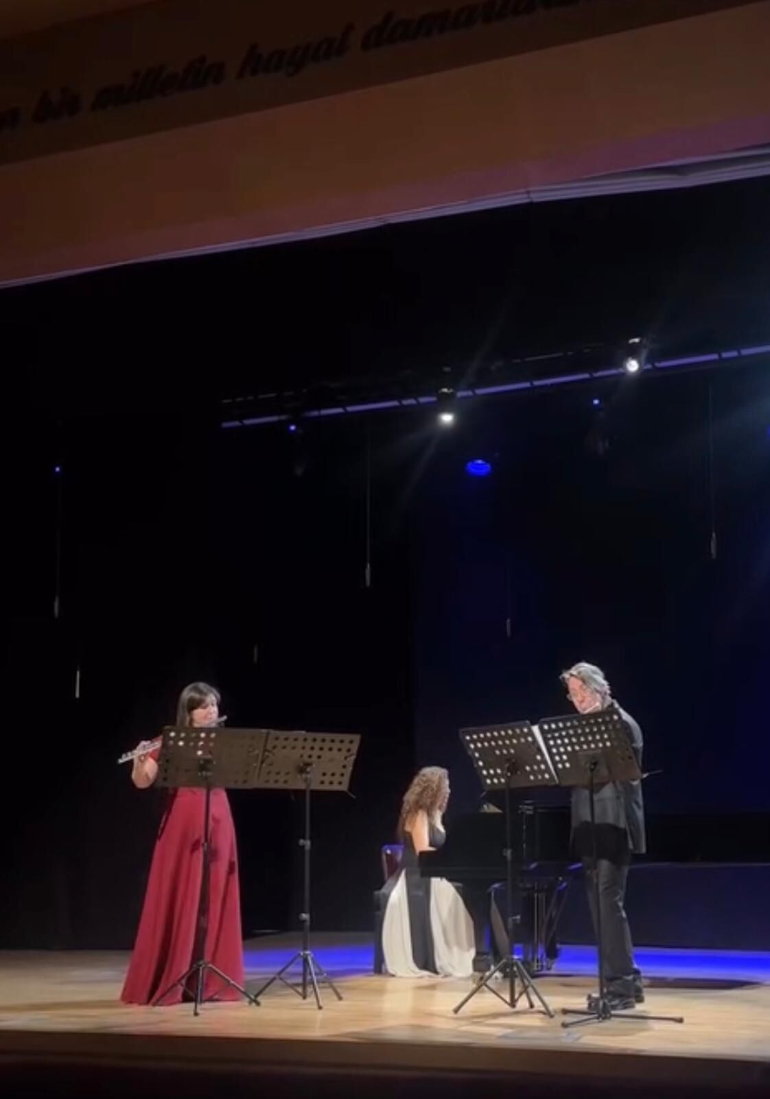 87893327 C0D7 4F12 9309 07Bfdc5Fede5