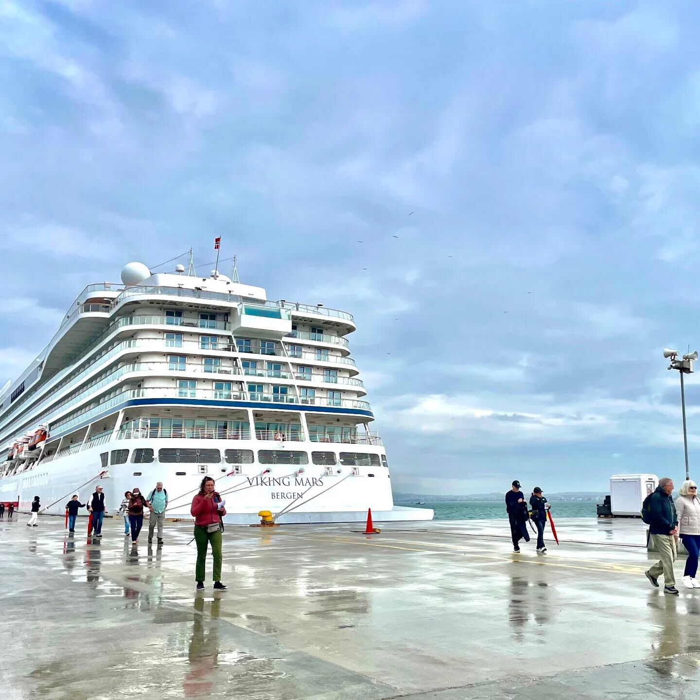 658882049 18088575134586514 1980114600718565561 N