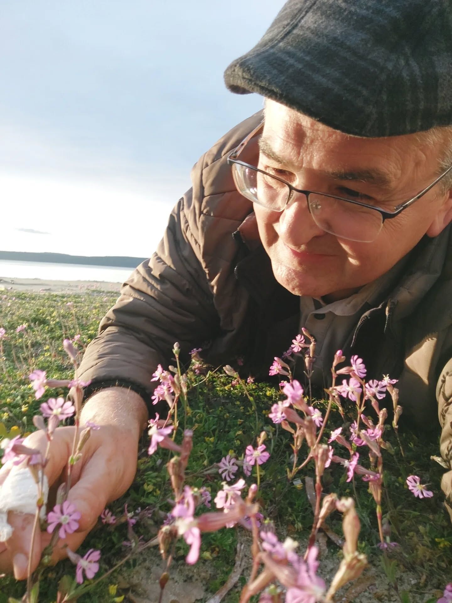 661636216 18584709373039216 1318022955456715641 N