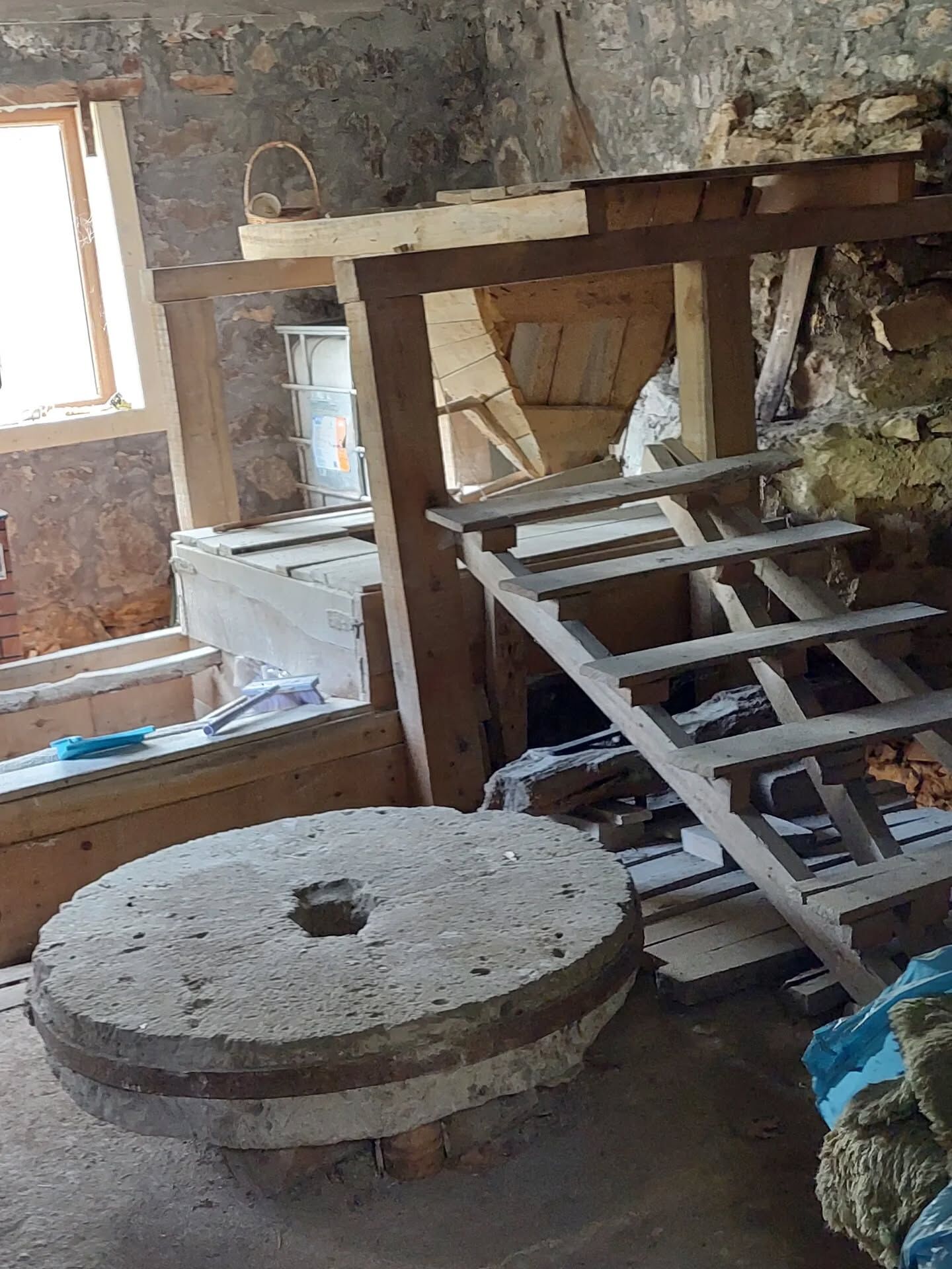 670642051 18589971028039216 6702524453707465142 N