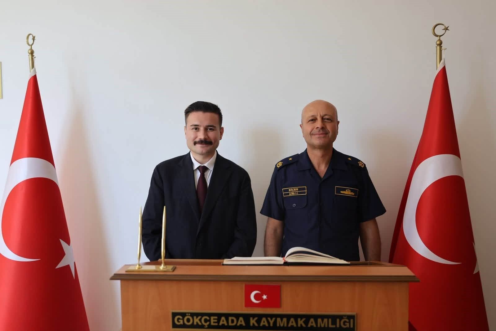 Çanakkale Boğaz Ve Garnizon Komutanı Tuğamiral Mustafa Biçen Gökçeada Kaymakamı Osman Acar (3)