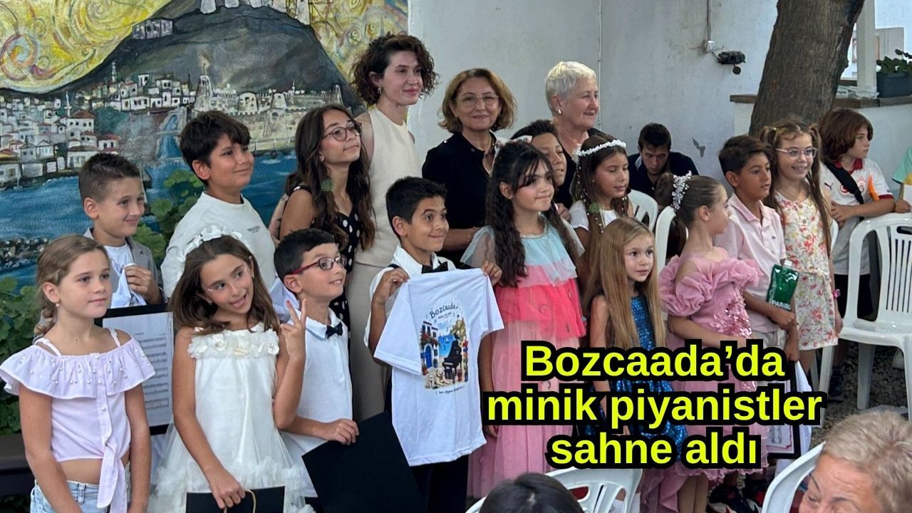 Bozcaada’da minik piyanistler sahne aldı