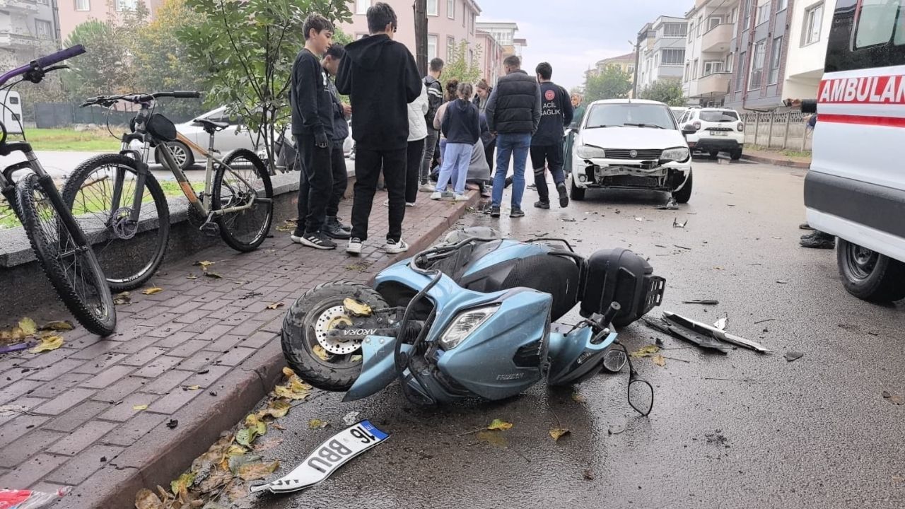 Otomobil ile çarpışan motosikletli yaralandı