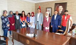 Ecdada mektup yazan öğrencileri Kaymakam Kazez, ağırladı