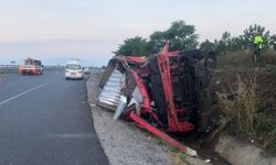 Tırla otobüsün kafa kafaya çarpıştığı kazada ölü ve yaralılar var