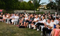 "Açık Hava Sinema Geceleri" kent sakinlerine sinema keyfi yaşatıyor