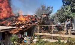 Yenice’de bir ev ile samanlık yanarak küle döndü (VİDEO)