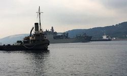 Nusret Mayın Gemisi, TCG Sancaktar gemisini Boğaz geçişinde selamladı