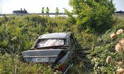 Şarampole devrilen otomobildeki baba yaralandı, oğlu öldü