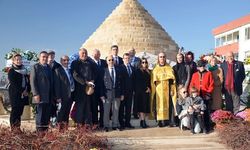 Gelibolu'daki Rus Anıtı'nda Beyaz Rus anması