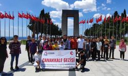 Depremzede öğrenciler Çanakkale'yi gezdi