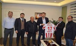 Vali Tavlı’ya Dardanelspor forması