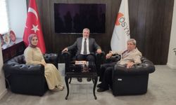 YKS'ye giren en genç ve en yaşlı aday ÖSYM'de bir araya geldi