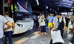 Otobüs iki çocuğu altına aldı