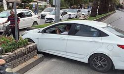 Refüjdeki yaya yolundan geçmeye çalıştı!