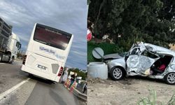 Yolcu otobüsü otomobille çarpıştı: 1 ölü, 2 yaralı (VİDEO)