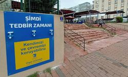 Pazar yerlerine dezenfeksiyon sıvıları yerleştirdi