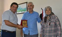 Hayırsever vatandaşa plaket