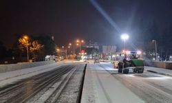 Biga’da Karla Mücadele Devam Ediyor