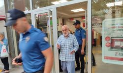 Dolandırılmak üzere olan yaşlı adamı banka görevlileri ikna edemedi, polis ikna etti