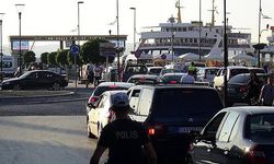 Çanakkale'de 2 kilometrelik araç kuyruğu (VİDEO)