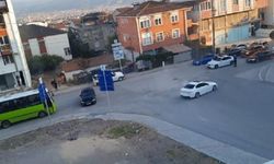 Magandalar halk otobüsünün önünü kesip drift yaptılar