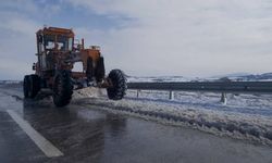 Çanakkale'de yollar kardan temizlendi