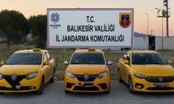 Taksici kılığındaki göçmen kaçakçıları yakalandı