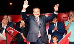 “Bütün akıllarını o 1 dolara satmış olan hainlerdir”