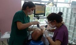 Ağız ve diş sağlığı merkezine periodontoloji uzmanı