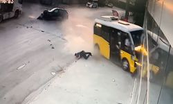 Hızla gelen otomobil yolcu minibüsüne çarptı: 10 yaralı