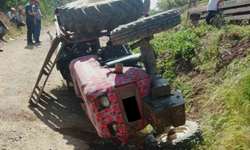 Devrilen traktör 8 yaşındaki çocuğun ölümüne neden oldu