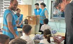 Çanakkale'de hediyeler öğrencilere ulaştırılıyor