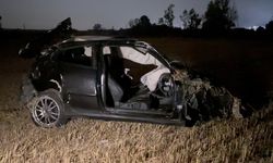 Otomobil tarlaya uçtu: 1 ölü, 2 yaralı