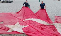 Türk bayrağı deniz tabanında bulunarak çıkarıldı