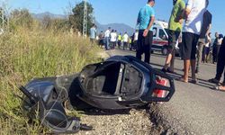 Otomobille çarpışan elektrikli motosikletteki çocuk öldü, kuzeni ağır yaralandı