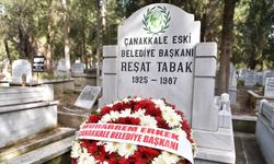 Çanakkale eski Belediye Başkanı mezarı başında anıldı