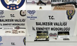 Ruhsatsız silahlar ve uyuşturucu ele geçirildi