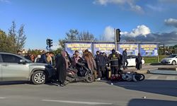 Çanakkale'de otomobil ile motosiklet kafa kafaya çarpıştı