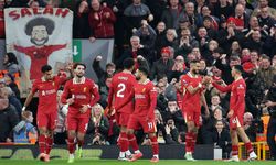 Liverpool, şampiyonluk yarışındaki en büyük rakibini saf dışı bıraktı