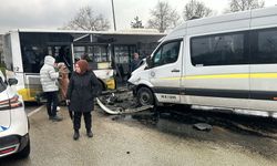 Okul servisi otobüsle çarpıştı