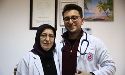 Çanakkale'den mezun olan doktor, annesiyle mesai arkadaşı oldu (VİDEO)