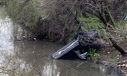 Dereye uçan otomobilin genç sürücüsü hayatını kaybetti