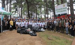 Bayramiç’te ormanlar çöplerden arındırıldı